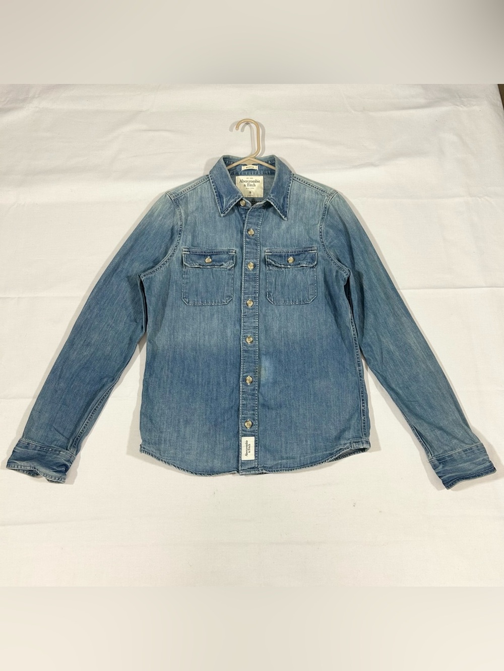 Abercrombie & Fitch Mens Small Denim Muscle Fit Button Up Distressed Shirt Y2K